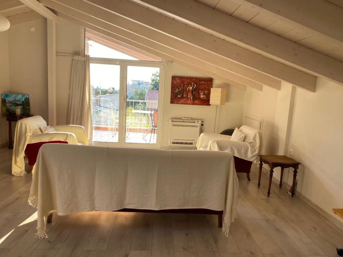 Sunny Apartment With Mountain View Патра Екстериор снимка