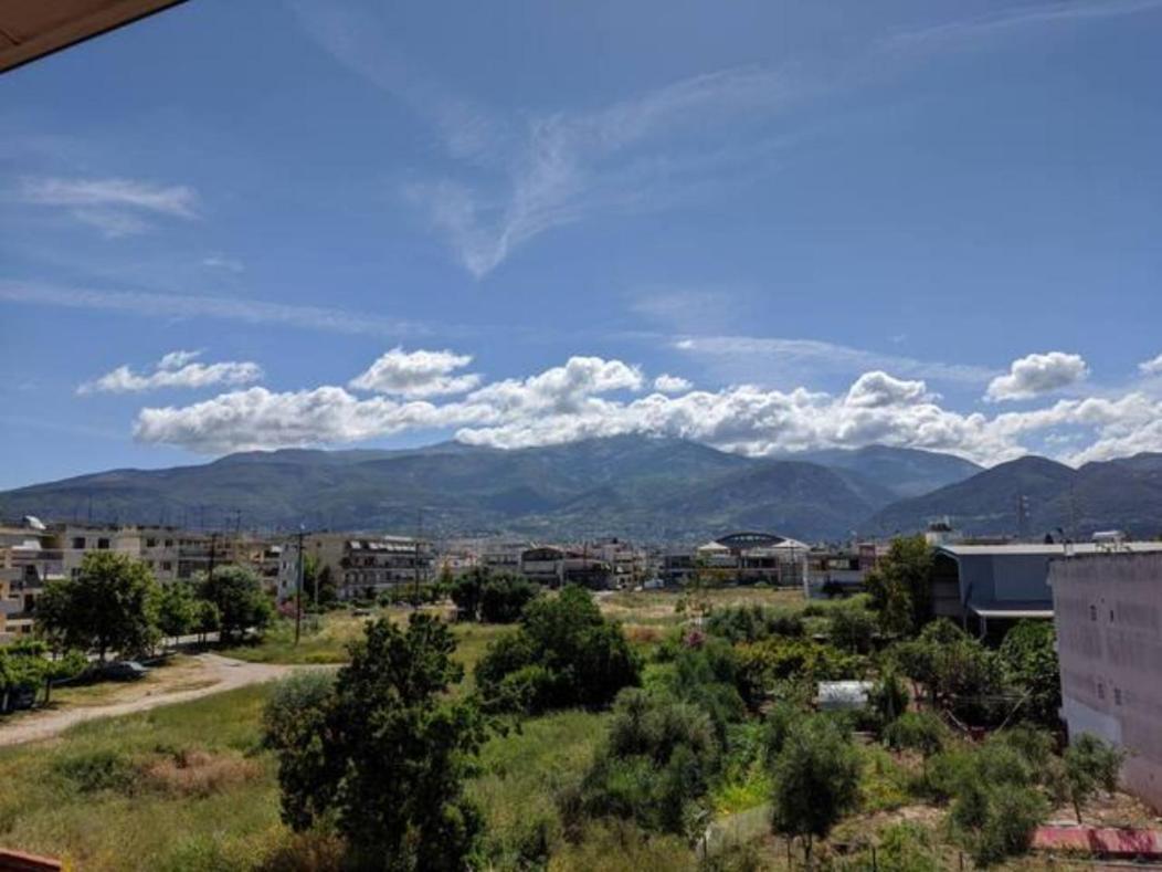 Sunny Apartment With Mountain View Патра Екстериор снимка