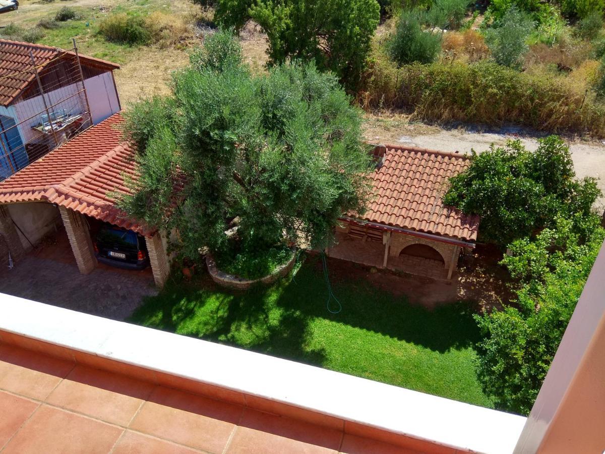Sunny Apartment With Mountain View Патра Екстериор снимка